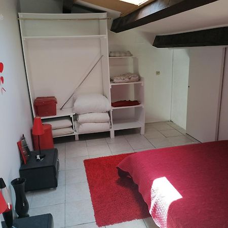 Appartement Meuble A Villeneuve Les Maguelone Экстерьер фото