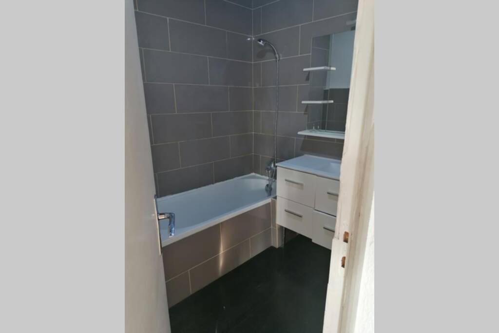 Appartement Meuble A Villeneuve Les Maguelone Экстерьер фото